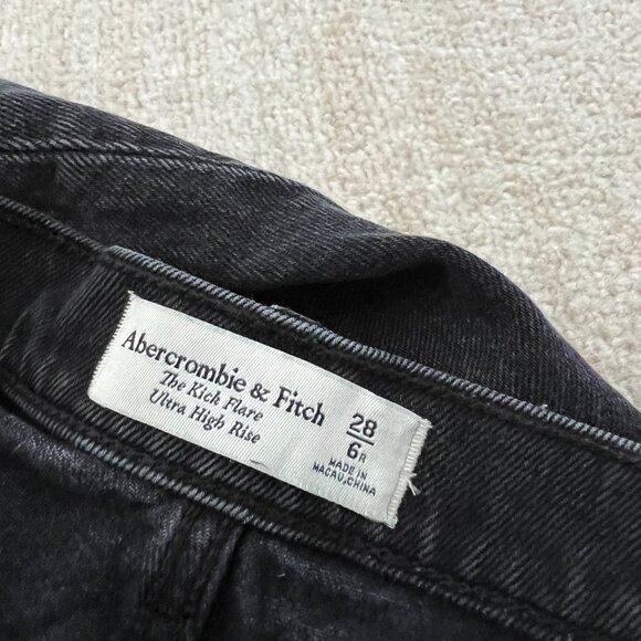 Abercrombie & Fitch Ultra High Rise Kick Flare Jeans 28 / 6 - Picture 2 of 10